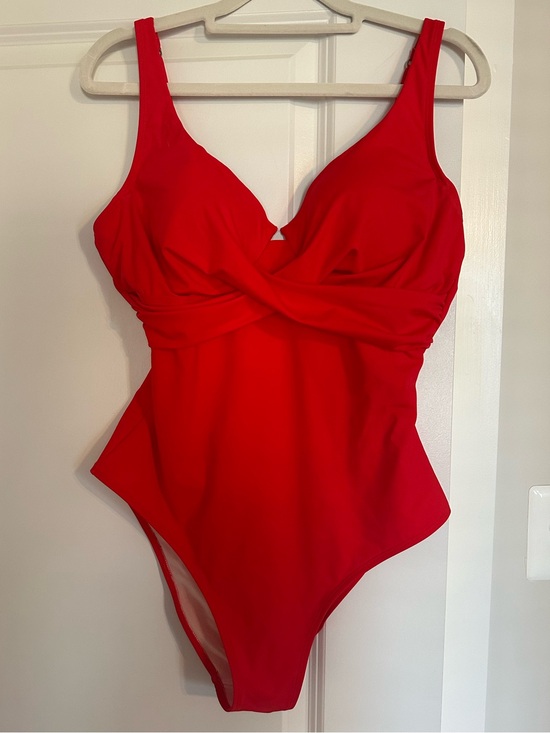Cupshe Other - Cupshe Red One-Piece Swimsuit